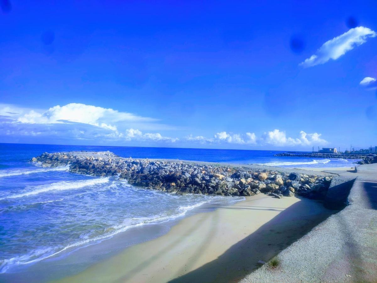 Niros Beachfront Aparthotel Kokkini Hani Buitenkant foto