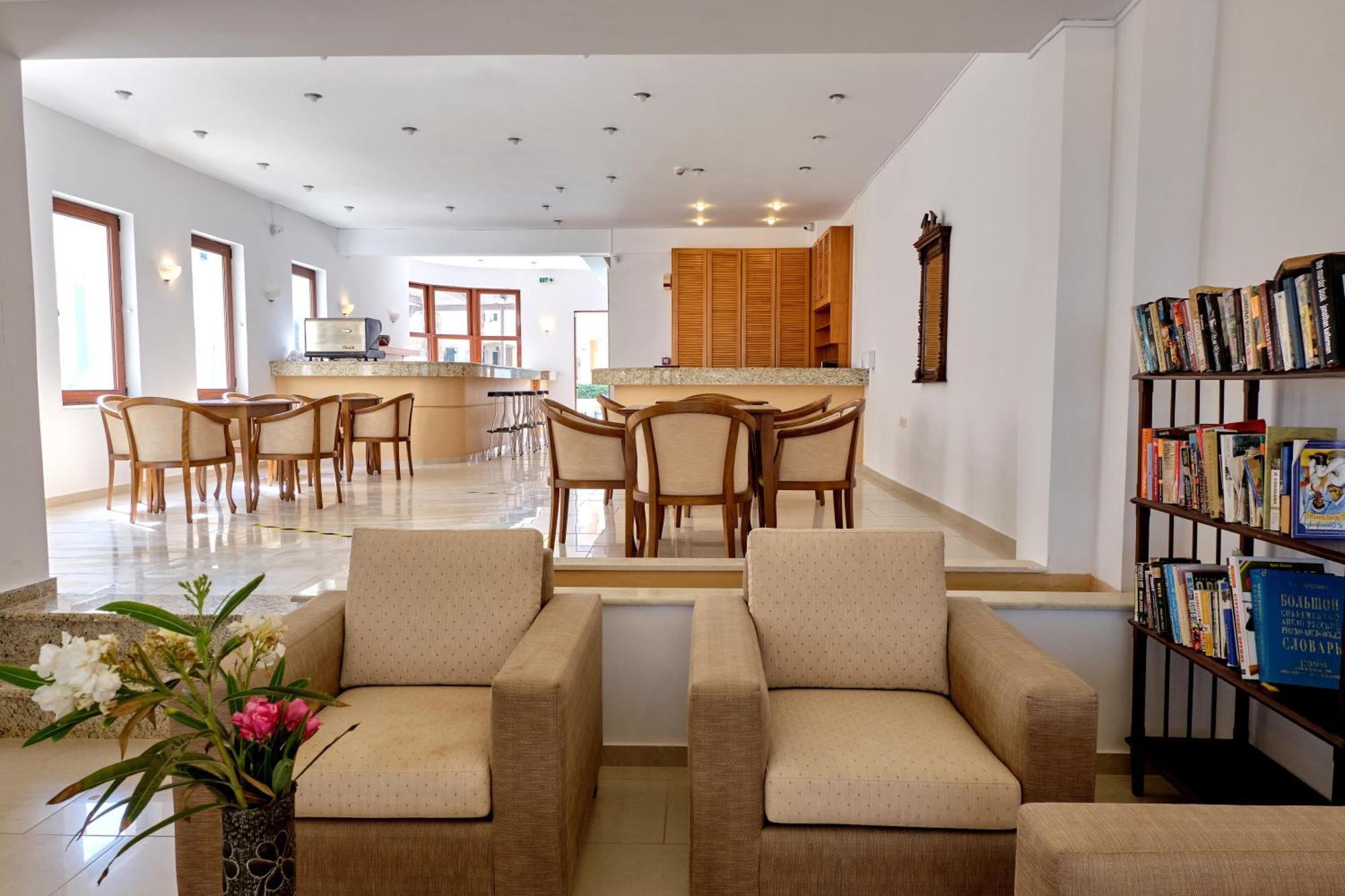 Niros Beachfront Aparthotel Kokkini Hani Buitenkant foto