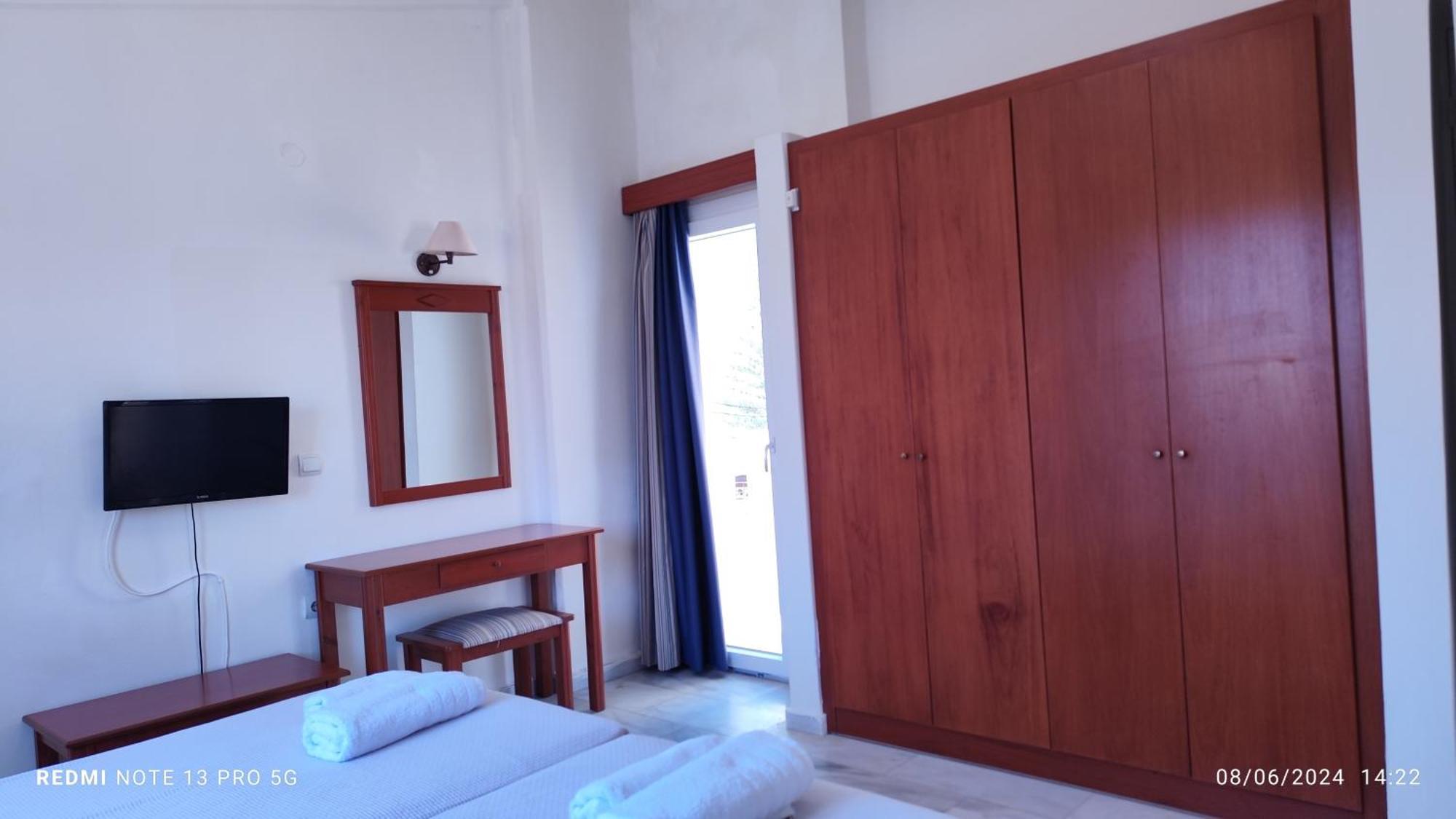 Niros Beachfront Aparthotel Kokkini Hani Buitenkant foto
