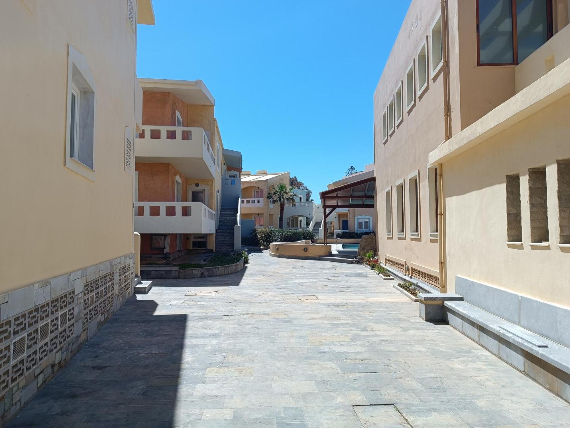 Niros Beachfront Aparthotel Kokkini Hani Buitenkant foto