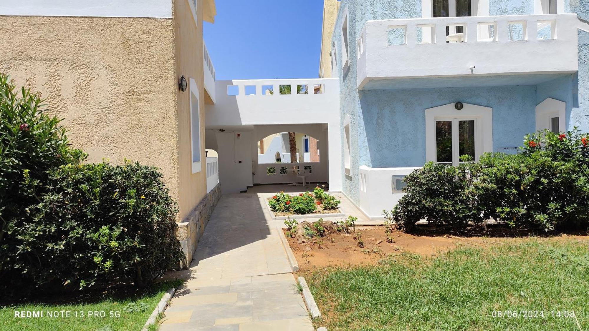Niros Beachfront Aparthotel Kokkini Hani Buitenkant foto