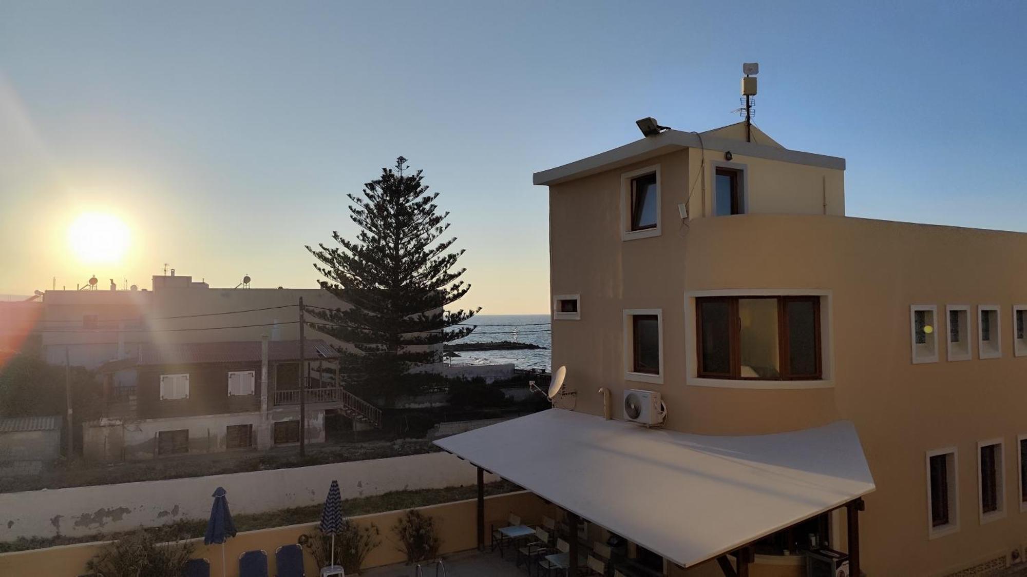 Niros Beachfront Aparthotel Kokkini Hani Buitenkant foto