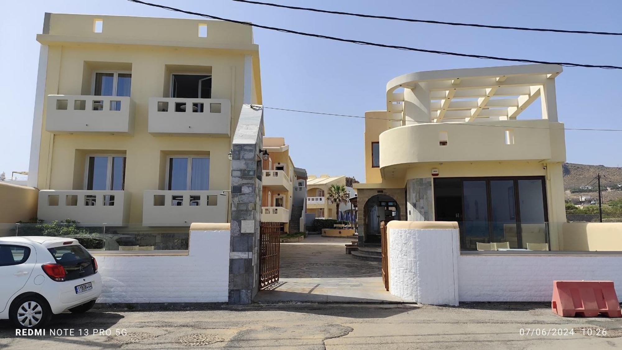 Niros Beachfront Aparthotel Kokkini Hani Buitenkant foto